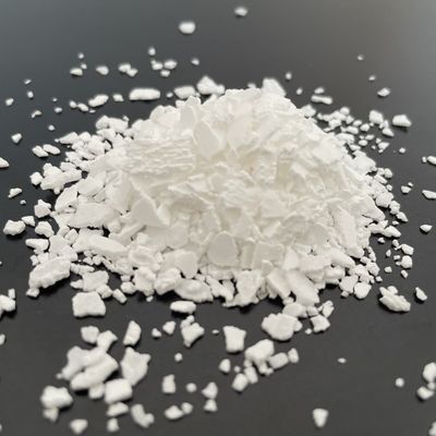 Padrão branco do GB do floco do Dihydrate do cloreto de cálcio do uso industrial