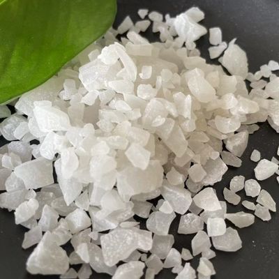 Pó de flocos 17% de alumínio industrial do tratamento da água do sulfato da categoria 16%